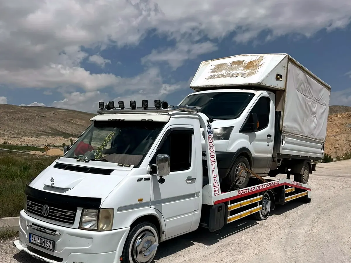Gerçek çekici ve araç kurtarma fotoğrafı